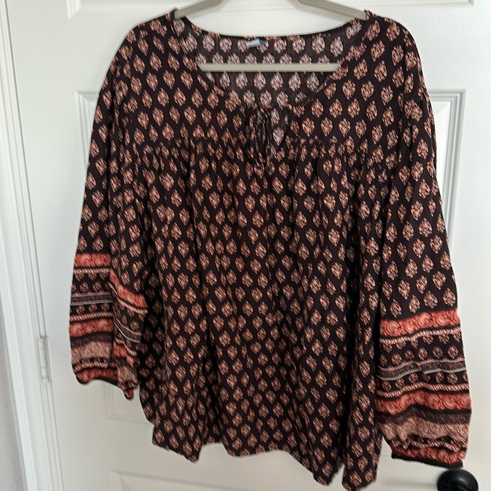 Pre owned old navy long sleeved blouse